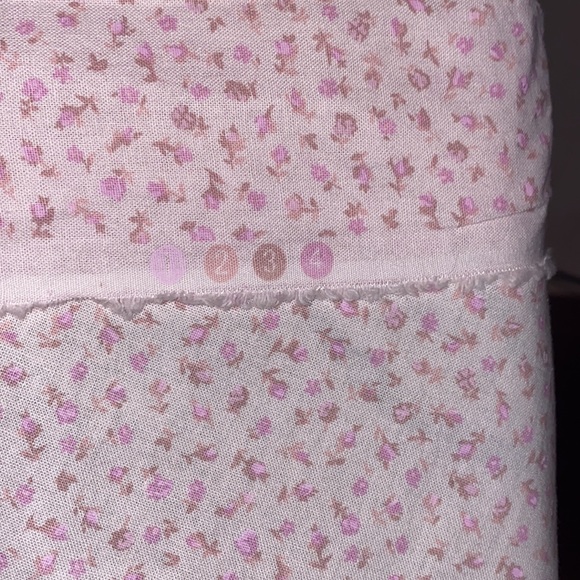 COPY - Pretty soft shades of pink small flower print 💯% Cotton Fabric BY the YA… - Picture 2 of 3